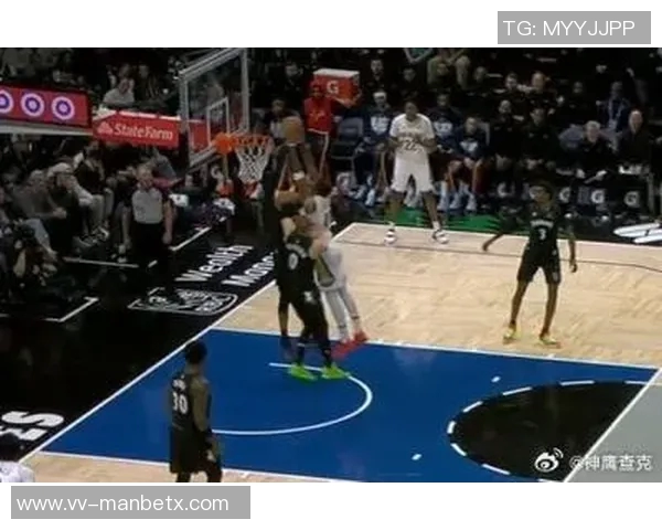 萨迪克贝半场表现突出独得13分1板2助成为全队唯一上双球员