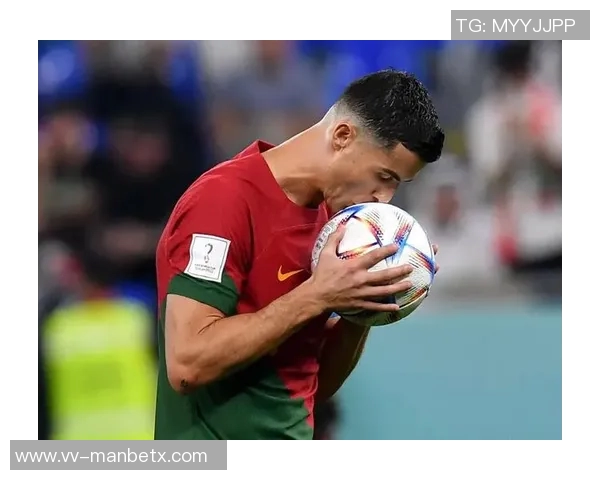 重庆C罗余望破门后模仿偶像C罗SIU庆祝引发球迷热议